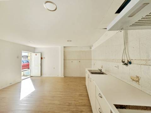 Espaçoso apartamento T3 na Ramada, Odivelas