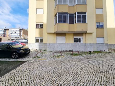 Espaçoso apartamento T3 na Ramada, Odivelas