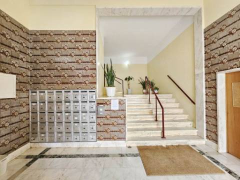 Espaçoso apartamento T3 na Ramada, Odivelas