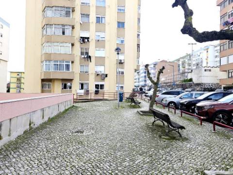 Espaçoso apartamento T3 na Ramada, Odivelas