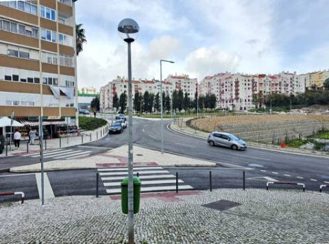 Espaçoso apartamento T3 na Ramada, Odivelas