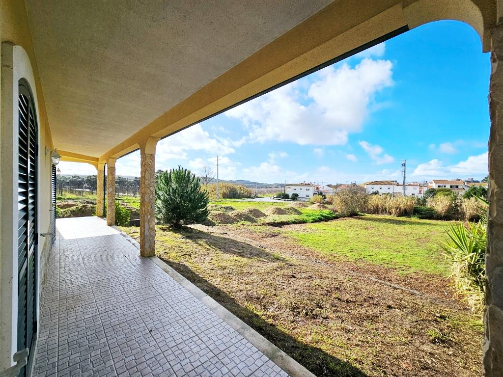 Moradia T4 em Ramalhal, Torres Vedras