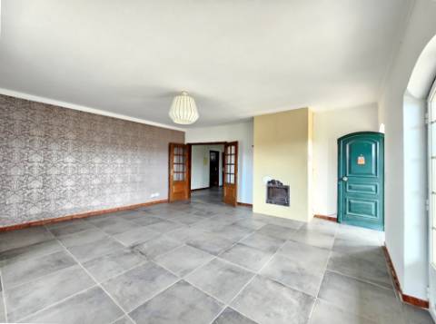 Moradia T4 em Ramalhal, Torres Vedras