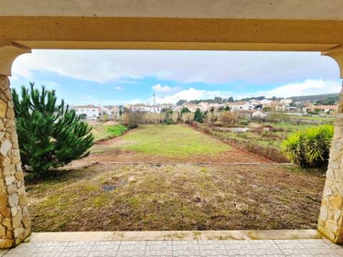 Moradia T4 em Ramalhal, Torres Vedras