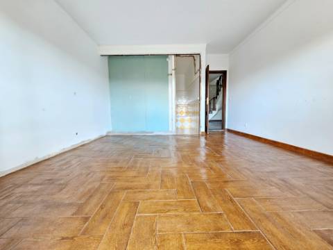 Moradia T4 em Ramalhal, Torres Vedras