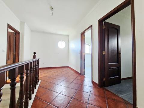 Moradia T4 em Ramalhal, Torres Vedras