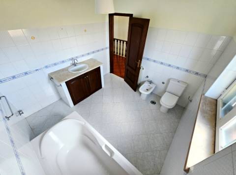 Moradia T4 em Ramalhal, Torres Vedras