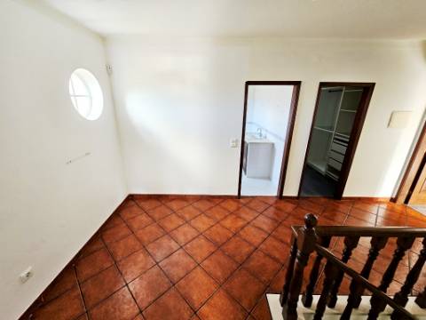 Moradia T4 em Ramalhal, Torres Vedras