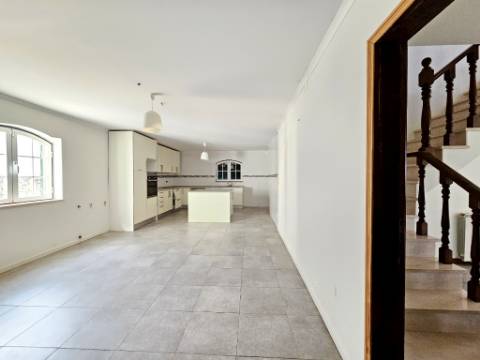 Moradia T4 em Ramalhal, Torres Vedras