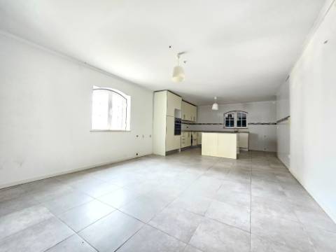 Moradia T4 em Ramalhal, Torres Vedras