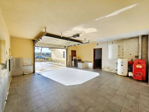 Moradia T4 em Ramalhal, Torres Vedras