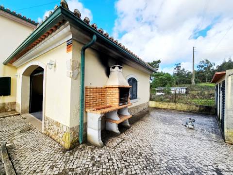 Moradia T4 em Ramalhal, Torres Vedras