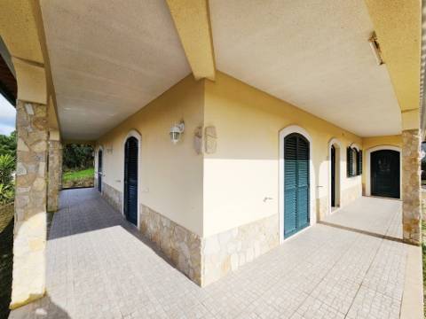 Moradia T4 em Ramalhal, Torres Vedras