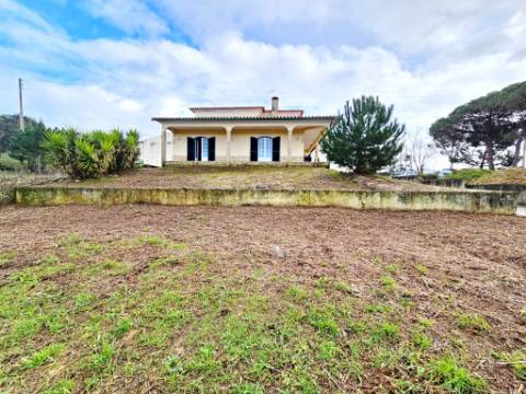 Moradia T4 em Ramalhal, Torres Vedras