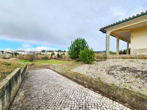 Moradia T4 em Ramalhal, Torres Vedras