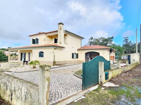 Moradia T4 em Ramalhal, Torres Vedras