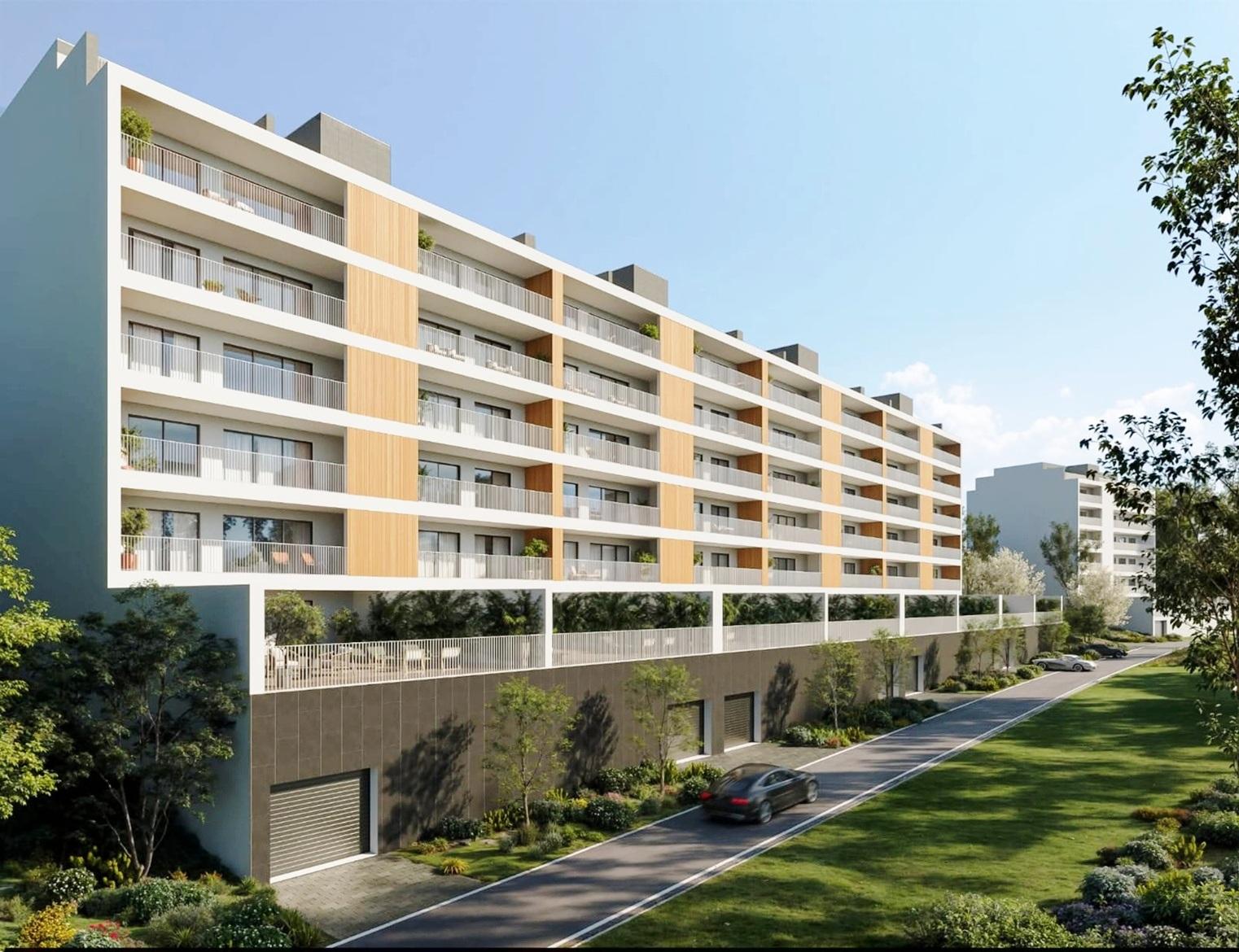 Novo apartamento T2, terraço e garagem box, junto ao centro Alcobaça