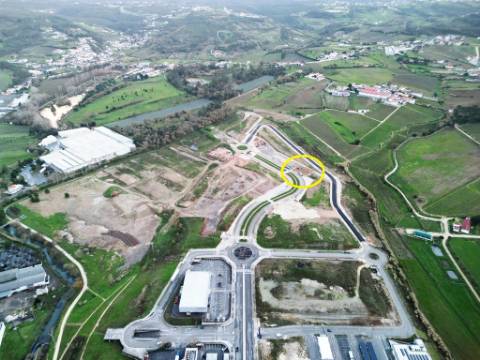 Novo apartamento T2, terraço e garagem box, junto ao centro Alcobaça