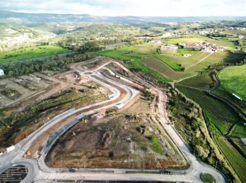 Novas Penthouses T4 duplex, varanda e garagem box, junto ao centro Alcobaça