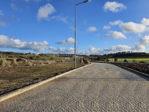 Novas Penthouses T4 duplex, varanda e garagem box, junto ao centro Alcobaça