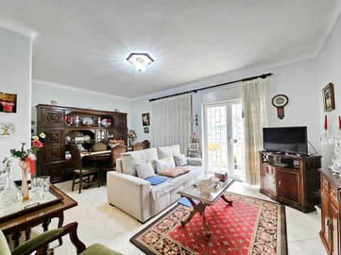 Apartamento T3 no centro de Carcavelos, Cascais