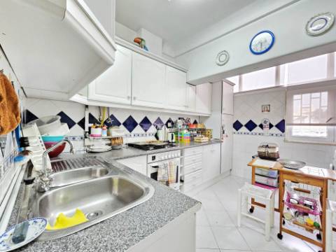 Apartamento T3 no centro de Carcavelos, Cascais