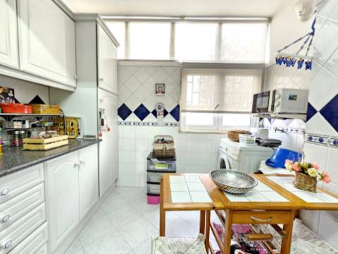 Apartamento T3 no centro de Carcavelos, Cascais