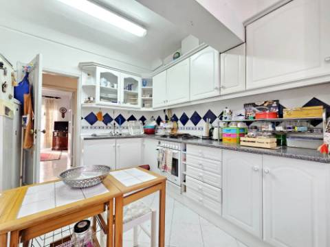 Apartamento T3 no centro de Carcavelos, Cascais