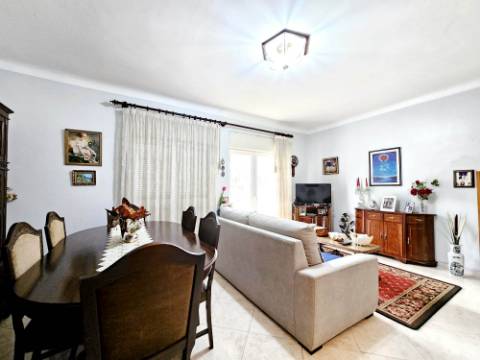 Apartamento T3 no centro de Carcavelos, Cascais