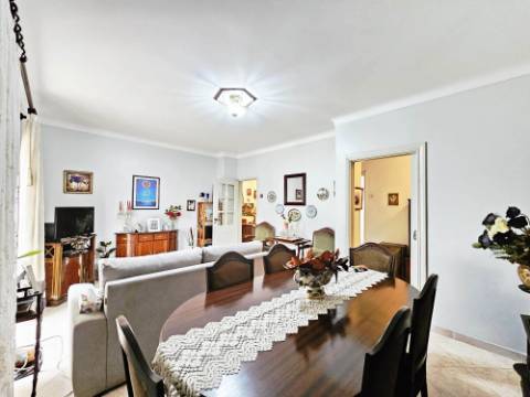 Apartamento T3 no centro de Carcavelos, Cascais