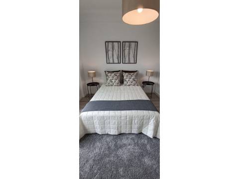 Apartamento T2 - Totalmente remodelado, em S. Domingos de Benfica