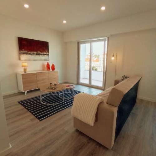 Apartamento T2 - totalmente remodelado, em Benfica