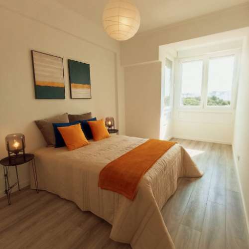 Apartamento T2 - totalmente remodelado, em Benfica