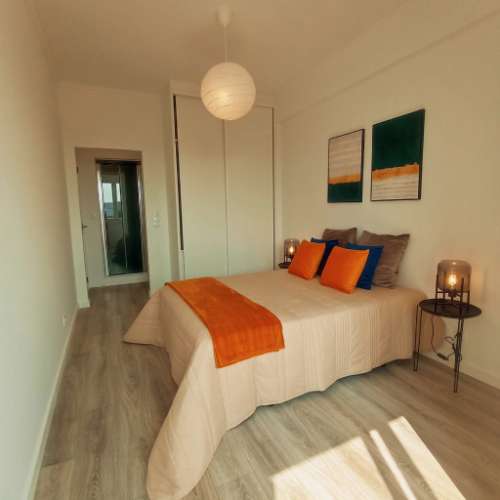 Apartamento T2 - totalmente remodelado, em Benfica