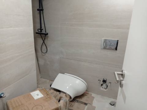 Apartamento T2 - totalmente remodelado, em Benfica