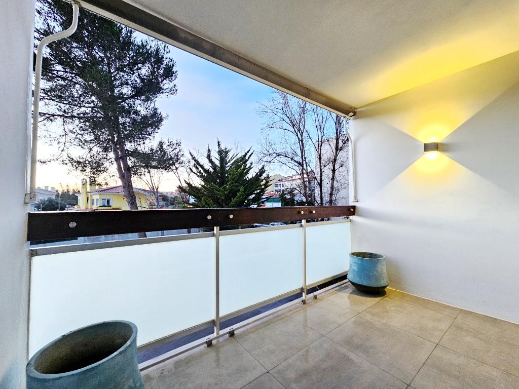 Apartamento T3 com garagem box, na Costa da Guia, Cascais