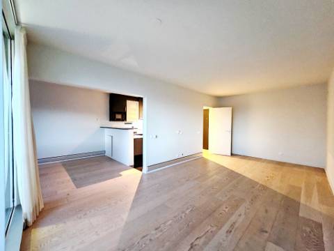 Apartamento T3 com garagem box, na Costa da Guia, Cascais