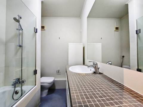 Apartamento T3 com garagem box, na Costa da Guia, Cascais