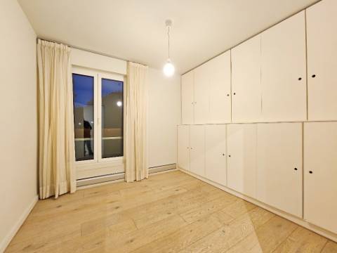 Apartamento T3 com garagem box, na Costa da Guia, Cascais