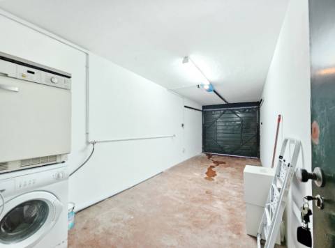 Apartamento T3 com garagem box, na Costa da Guia, Cascais