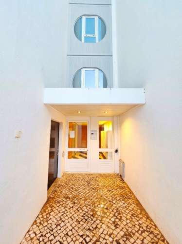 Apartamento T3 com garagem box, na Costa da Guia, Cascais