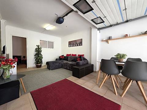 Moradia T2 com amplo terraço, garagem e ótima exposição solar - Castro Marim