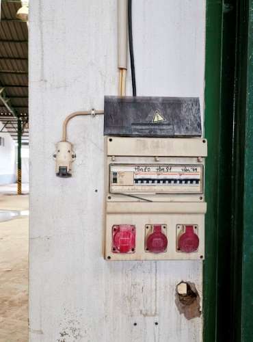 Armazém Industrial com 12.000m2, em Torres Novas, Santarém