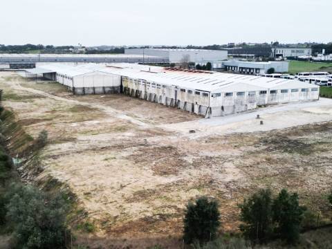 Armazém Industrial com 12.000m2, em Torres Novas, Santarém