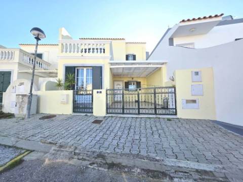 Moradia geminada T3+1 com Terraço - Vila Nova de Cacela