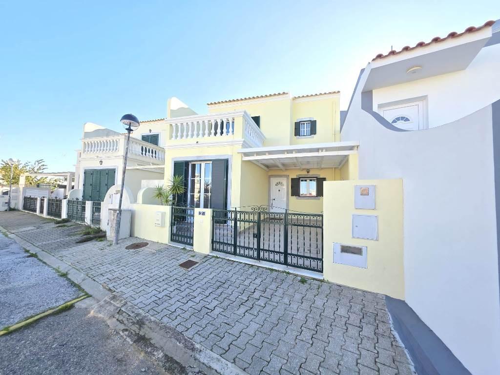 Moradia geminada T3+1 com Terraço - Vila Nova de Cacela