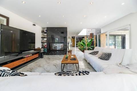 Magnifica moradia T4 na Urbanização Aroeira em Santo Estevão