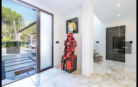 Magnifica moradia T4 na Urbanização Aroeira em Santo Estevão