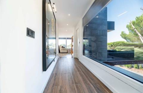 Magnifica moradia T4 na Urbanização Aroeira em Santo Estevão