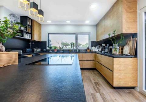 Magnifica moradia T4 na Urbanização Aroeira em Santo Estevão